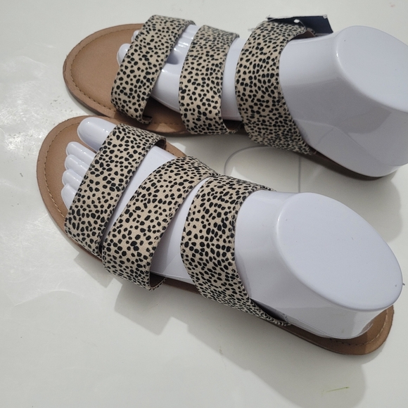 Universal Thread sandals, size 10 - Picture 2 of 8